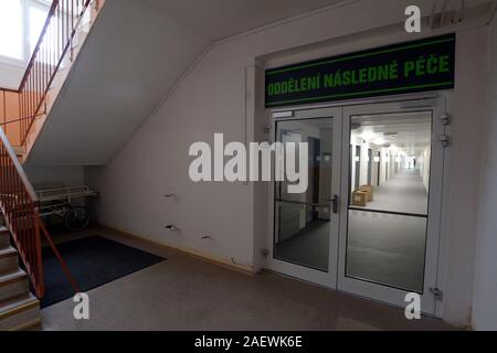Benešov, Tschechien. 18 Okt, 2017. Eine cryptovirus vollständig hat den Betrieb des Krankenhauses in Benesov gelähmt, etwa 40 Kilometer südöstlich von Prag, Angriff auf seine Computer System in der Nacht, krankenhauswortführer Petr Ballek sagte CTK am 11. Dezember 2019. Auf dem Foto ein Teil des Krankenhauses am 18. Oktober 2017 zu sehen ist, in Benešov, Tschechien. Credit: Katerina Sulova/CTK Photo/Alamy leben Nachrichten Stockfoto