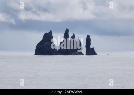 Die kleine Halbinsel, oder Vorgebirge, Dyrholaey (120 m) (früher bekannt als Cape Portland von englischen Seeleute) an der Südküste Islands befindet, nicht Stockfoto