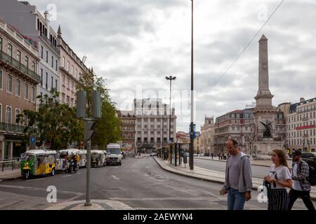 Avenida Liberdade von Restauradores Platz in Lissabon, Portugal Stockfoto