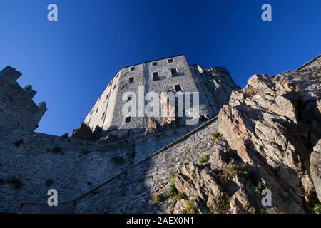 Die Sacra di San Michele, manchmal als Saint Michael's Abbey bekannt, ist eine religiösen Komplex auf dem Monte Pirchiriano Stockfoto