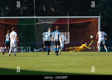 Andressa alvas von Silva (Roma) penality Gol während Inter Frauen vs als Roma, Milano, Italien, 08. Dez 2019, Fußball Italienische Fußball Serie A Frauen Champions Stockfoto