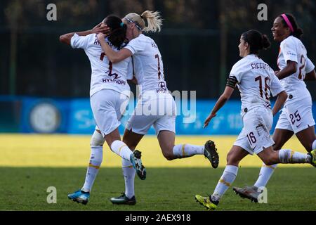 Andressa alvas von Silva (Roma) feiert die Gol während Inter Frauen vs als Roma, Milano, Italien, 08. Dez 2019, Fußball Italienische Fußball Serie A Frauen Cha Stockfoto