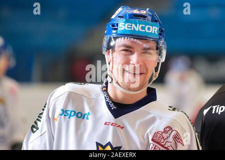 Pilsen, Tschechische Republik. 11 Dez, 2019. Lenc Radan besucht eine Schulung der National Ice Hockey Team der Tschechischen Männer vor dem Channel One Cup Turnier, Teil der Euro Hockey Tour in Pilsen, Tschechische Republik, am 11. Dezember 2019. Credit: Miroslav Chaloupka/CTK Photo/Alamy leben Nachrichten Stockfoto