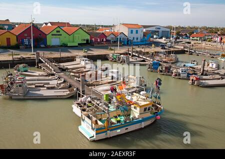Fischerboote und Hafen, Chateau d'Oleron, Charente-Maritime (17), Nouvelle-Aquitaine Region, Frankreich Stockfoto