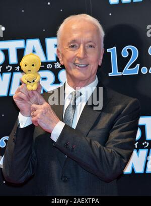 Tokio, Japan. 11 Dez, 2019. Schauspieler Anthony Daniels besucht die Japan Premiere für den Film Star Wars: Der Aufstieg von Skywalker" in Tokio, Japan, am Mittwoch, 11. Dezember 2019. Dieser Film wird am 20. Dezember in der Welt öffnen. Vor diesem, Special Screening wird auf Hokkaido, Tokio, Aichi, Osaka und Fukuoka in Japan am 19. Dezember statt. Quelle: UPI/Alamy leben Nachrichten Stockfoto