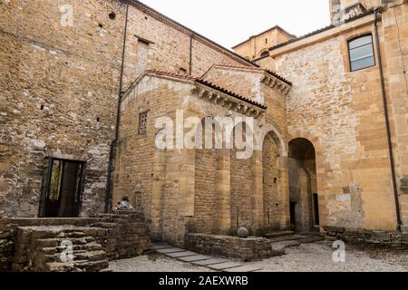 Oviedo, Spanien. Die Camara Santa (Heilige Kammer), Ruhestätte der Heiligen Santo Sudario (Verkleidung) Stockfoto