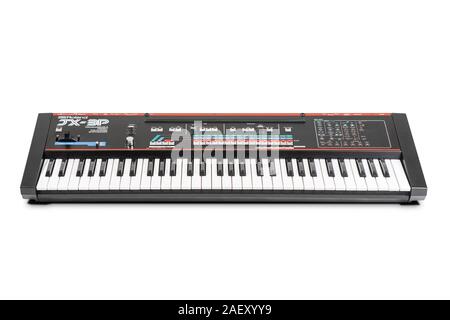 Roland JX-3P-Synthesizer. Weißer Hintergrund. Stockfoto