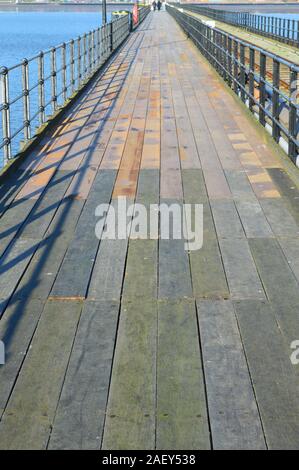 Southend Pier in Richtung Ufer 2019 Stockfoto