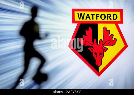 WATFORD, England, Juli. 1. 2019: Watford Football Club Logo, Premier League, England. Soccer player Silhouette. Stockfoto