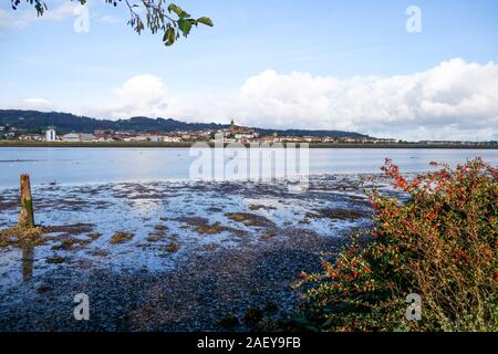 Bidassoa River bei Ebbe, Hendaye, Pyrénées-Atlantique, Frankreich Stockfoto