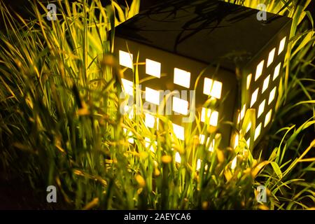 Weg entlang der schönen grünen Wasser See Morskie Oko, Tatra-Gebirge
