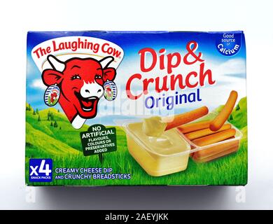 Die lachende Kuh, Dip & Crunch original. cremige Käse dip, knusprige Grissini Stockfoto