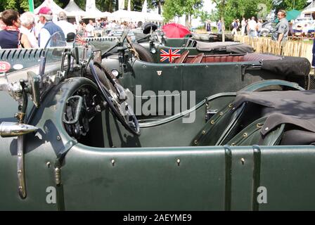 Line up der Vorkriegszeit Bentleys in der Classic Days 2012, Schloss Dyck, Deutschland Stockfoto