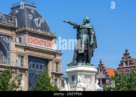 Statue von Jacob Van Artevelde und Bond Moyson Gebäude im Jugendstil am Freitag Markt/Vrijdagmarkt, Gent, Ostflandern, Belgien Stockfoto