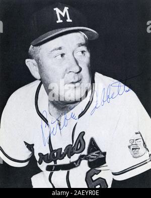 Vintage autographierte Schwarz und Weiß Erinnerungsfoto von Birdie Tebbetts der Manager für die Milwaukee Braves circa 1950. Stockfoto