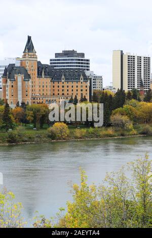 Eine vertikale Delta Bessborough Hotels in Saskatoon, Saskatchewan. Eine der ursprünglichen CN Hotels, es öffnete im Jahr 1935 Stockfoto