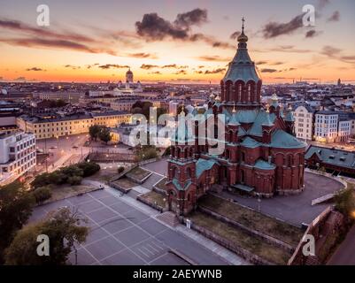 Luftaufnahme der Uspenski Kathedrale, Helsinki, Finnland. Touren in Helsinki. Die Europäische Union Stockfoto