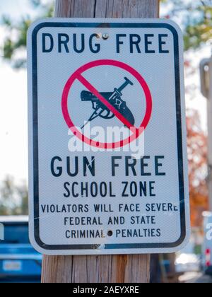 Drogenfrei und Gun Freie Schule Zone unterzeichnen in New Orleans, Louisiana, USA. Stockfoto