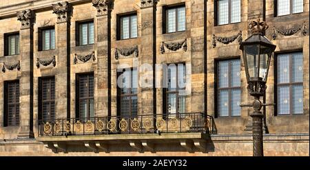 Balkon der holländischen königlichen Palast in Amsterdam Stockfoto