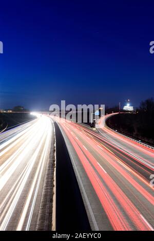 Korneuburg: Autobahn A 22, Autobahnkreuz Korneuburg Ost, leichte Spuren von Autos in die Donau, Niederösterreich, Lower Austria, Austria Stockfoto