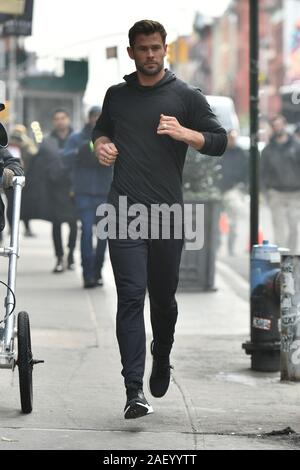 Chris Hemsworth in New York joggen gesehen an einem fotoshooting am Dezember 6, 2019 in New York City. Stockfoto