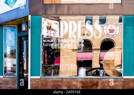 Rocky Ford, USA - Oktober 13, 2019: Kleine Stadt in Colorado mit Nahaufnahme des Espresso Coffee Shop auf der Main Street in der Innenstadt von außen Gebäude Stockfoto