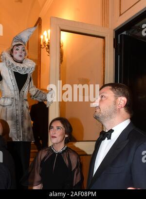 Das Teatro San Carlo in Neapel die erste der "Oper, "La Dama di Picche 'Elena Boschi und Gennaro besten von Italien Viva. 11/12/2019, Neapel, Italien Stockfoto