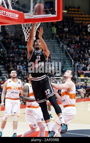 Bologna, Italien. 11 Dez, 2019. vince Hunter (Virtus Bologna) während segafredo Segafredo Virtus Bologna vs Promitheas Patras, Basketball EuroCup Meisterschaft in Bologna, Italien, 11. Dezember 2019 Quelle: Unabhängige Fotoagentur/Alamy leben Nachrichten Stockfoto