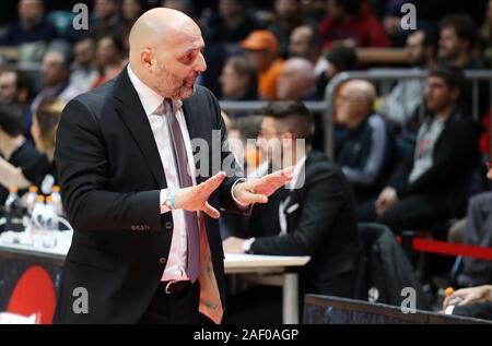 Bologna, Italien. 11 Dez, 2019. aleksandar Djordjevic, Trainer virtus segafredo Segafredo bolognaduring Virtus Bologna vs Promitheas Patras, Basketball EuroCup Meisterschaft in Bologna, Italien, 11. Dezember 2019 - LPS/Michele Nucci Credit: Michele Nucci/LPS/ZUMA Draht/Alamy leben Nachrichten Stockfoto