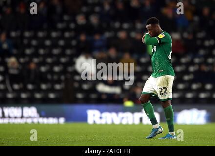 Von Sheffield Mittwoch Mose Odubajo verlässt die Tonhöhe nach dem Ausschalten während der Sky Bet Championship Match im Pride Park, Derby gesendet werden. Stockfoto