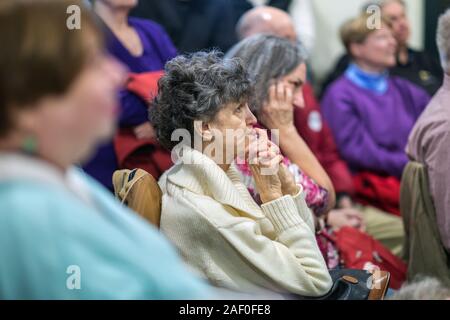 Montana Gouverneur und Präsidentschaftskandidat Steve Farren besucht das Riverside Restaurant in Fairfield, Iowa, USA für eine Kampagne zur Begrüßung Stockfoto