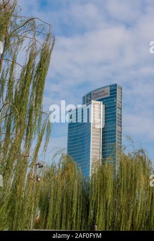 Mailand Italien vom 4. Dezember 2019: Palazzo Lombardia ist ein einheitlicher Komplex von Gebäuden, darunter eine 161,3 Meter hohe Wolkenkratzer. Stockfoto