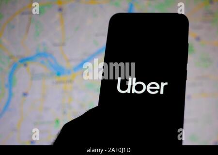 Brasilien. 11 Dez, 2019. In diesem Foto, Illustration das Uber Logo wird auf dem Smartphone angezeigt. Credit: Rafael Henrique/SOPA Images/ZUMA Draht/Alamy leben Nachrichten Stockfoto
