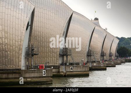 Die Thames Barrier auf der Themse in London. Es wurde die Hauptstadt von Sturmflut Hochwasser zu schützen. Die jüngsten Prognosen zeigen es Stockfoto