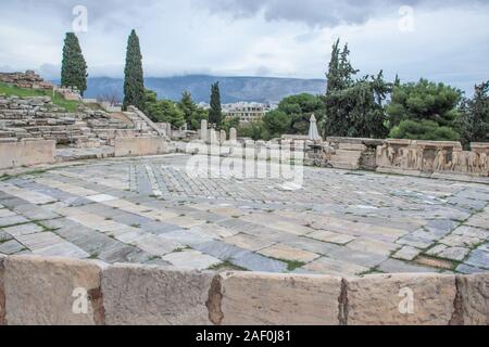 Theater des Dionysos in Athen, Griechenland. Historische archäologische Sehenswürdigkeiten Querformat Stockfoto