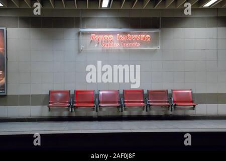 Athen, Griechenland - 30 November 2019: U-Bahnhof oder U-Bahn in Athen, Griechenland Stockfoto