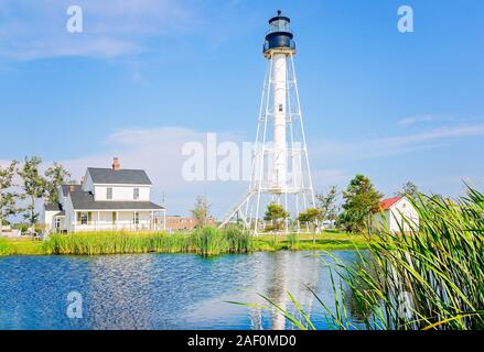 Die Cape San Blas Leuchtturm wird dargestellt von einem Teich, Sept. 18, 2019, in Port St. Joe, Florida. Stockfoto