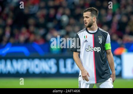 Leverkusen, Deutschland. 11 Dez, 2019. LEVERKUSEN, BayArena, 11-12-2019, Saison 2019/2020, die UEFA Champions League. Ergebnis 0-2, Juventus Spieler Miralem Steeves während dem Spiel Leverkusen - Juventus Credit: Pro Schüsse/Alamy leben Nachrichten Stockfoto