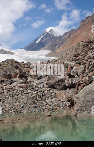 Altai Berg See Gletscher Schnee Stockfoto