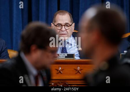 Washington, DC, USA. Nov, 2019 19. Haus richterliche Ausschußvorsitzende Jerry Nadler liefert Eröffnungsansprache während das Markup des Repräsentantenhauses von Resolution 755, Artikel Amtsenthebungsverfahren gegen Präsident Donald J. Trumpf auf dem Capitol Hill in Washington, DC, USA, 19. November 2019. Das Haus Schiedsausschuss hat geschrieben 2 Artikel Amtsenthebungsverfahren warf US-Präsident Donald J. Trumpf der Missbrauch von Macht und die Behinderung des Kongresses. Credit: Shawn Thew/Pool über CNP | Verwendung der weltweiten Kredit: dpa/Alamy leben Nachrichten Stockfoto