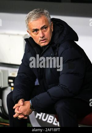 München, Deutschland. 11 Dez, 2019. Head Coach Jose Mourinho von Tottenham Hotspur reagiert, bevor ein UEFA Champions League Gruppe B Spiel zwischen dem FC Bayern München in Deutschland und Tottenham Hotspur FC von England in München, Deutschland, am Dez. 11, 2019. Credit: Philippe Ruiz/Xinhua/Alamy leben Nachrichten Stockfoto