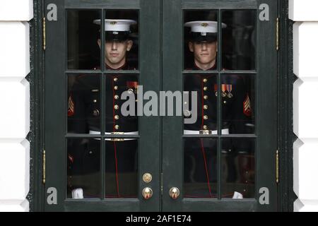 Washington, United States. 12 Dez, 2019. Us-Marines warten auf die Ankunft der kolumbianische Präsident Ivan Duque Marquez und Frau Ruiz Sandoval im Weißen Haus in Washington am 13. Februar 2019. Foto von Yuri Gripas/UPI Quelle: UPI/Alamy leben Nachrichten Stockfoto