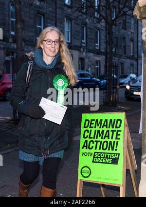 Edinburgh, Vereinigtes Königreich. 12. Dezember 2019 dargestellt: Lorna Slater, Co-Convenor der schottischen Grünen stimmen in Edinburgh. Credit: Rich Dyson/Alamy leben Nachrichten Stockfoto