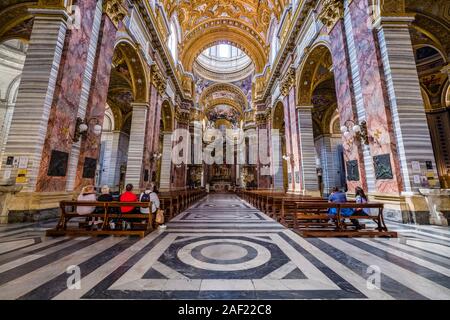 Im Inneren der Kirche Sant'Ambrogio e Carlo Al Corso Stockfoto