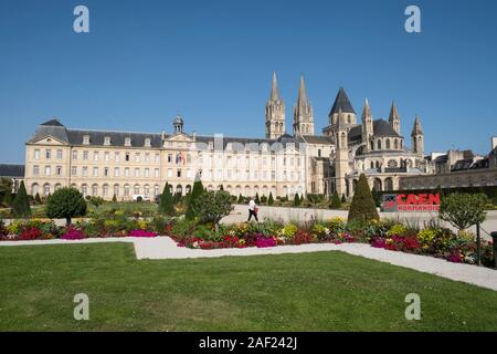 Caen (Normandie, Frankreich): Das Men's Abbey ('Abbaye-aux-Hommes'), die nun in ein Rathaus umgebaut. Das Gebäude ist als National eingestuft Stockfoto