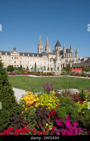 Caen (Normandie, Frankreich): Das Men's Abbey ('Abbaye-aux-Hommes'), die nun in ein Rathaus umgebaut. Das Gebäude ist als National eingestuft Stockfoto