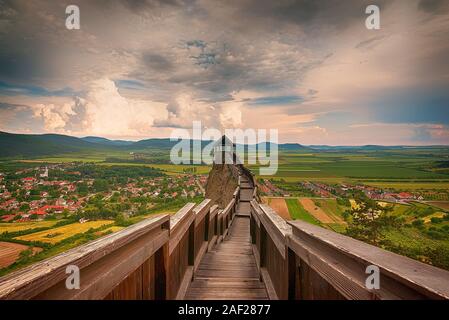 Wachturm auf der Burg von Boldogko oder boldogkovaralja in Ungarn. Historischen Schloss aus dem 13. Jahrhundert. Letzte Besitzer des Schloss Zichy Familie. Österreichische Stockfoto