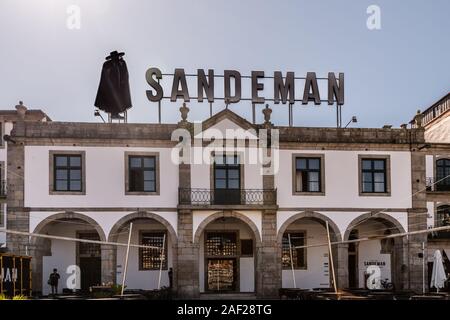 Die Sandeman Port Wine Lodge in Nova de Gaia Porto Portugal Stockfoto