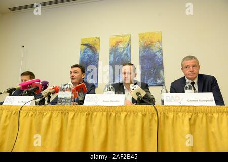 Wien, Österreich. 12. Dezember 2019. "Die Allianz für Österreich", DAÖ. Das Bild zeigt (von L. bis R.) Klaus Handler, Dietrich Kops, Karl Baron und Gernot Rumpold. Kredit: Franz Perc/Alamy Live News Stockfoto