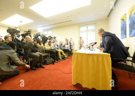 Wien, Österreich. 12. Dezember 2019. "Die Allianz für Österreich", DAÖ. Das Bild zeigt die Medien auf der Pressekonferenz. Kredit: Franz Perc/Alamy Live News Stockfoto